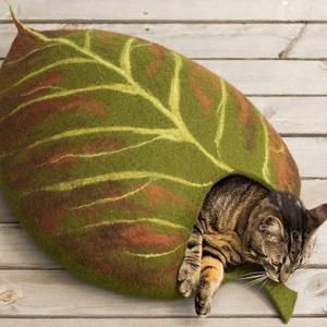 Fallen Leaf Felt Bed